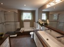 Salle de bain de luxe de notre maison modèle aux Manoirs de l’Île-Claude